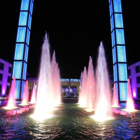 Hotel Giorg - Waterpark Included Rimini Bagian luar foto