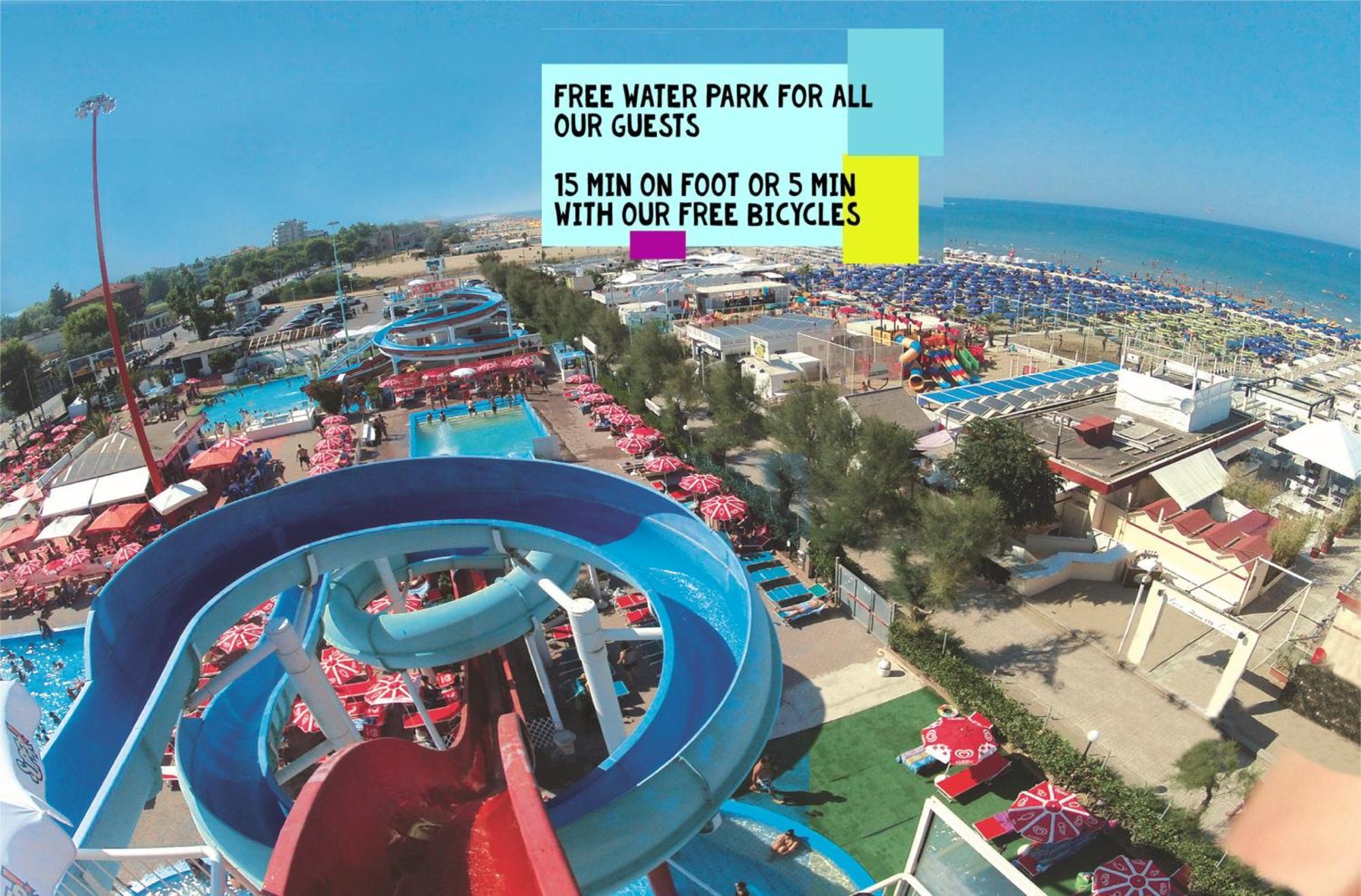 Hotel Giorg - Waterpark Included Rimini Bagian luar foto