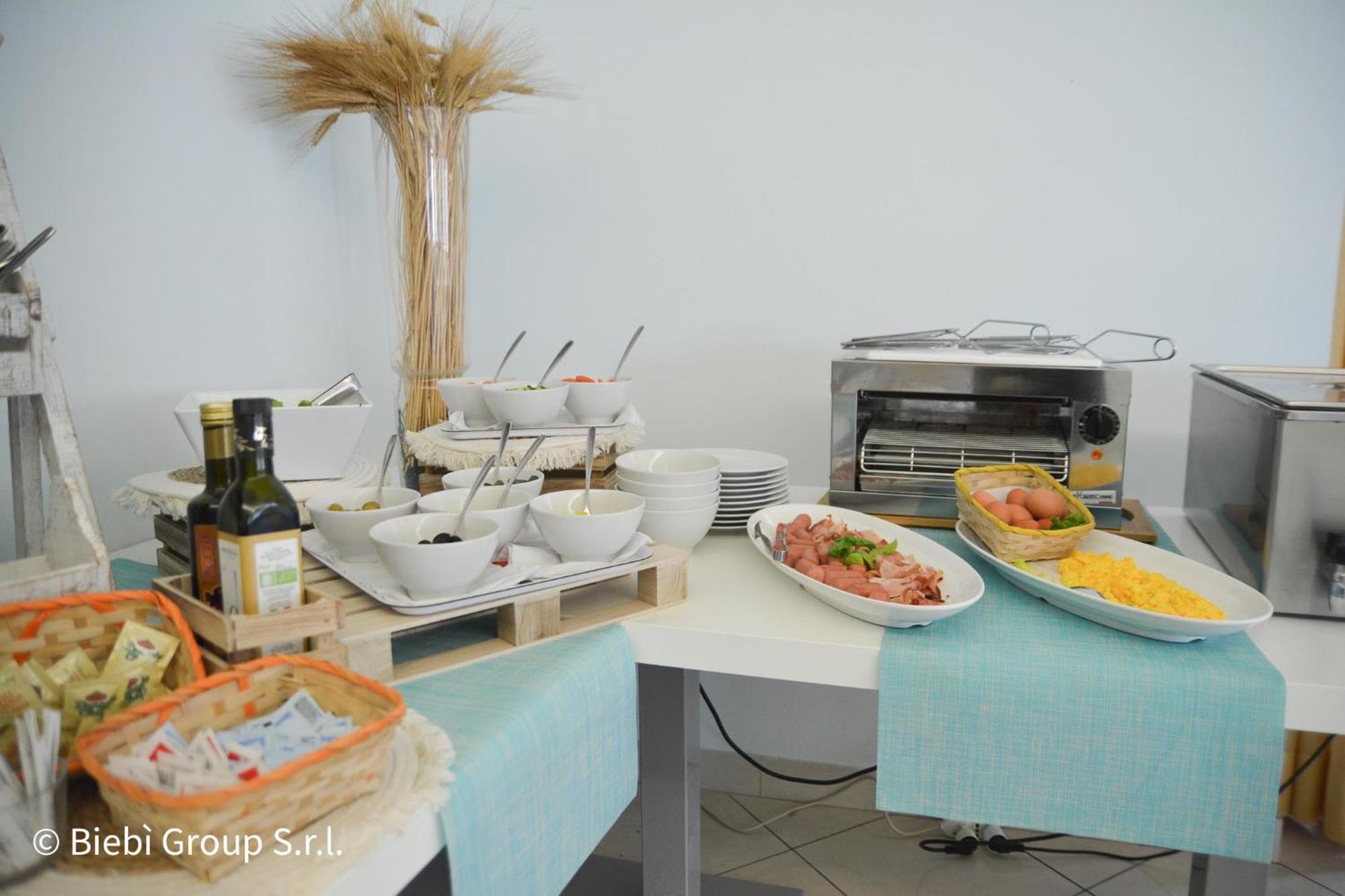 Hotel Giorg - Waterpark Included Rimini Bagian luar foto