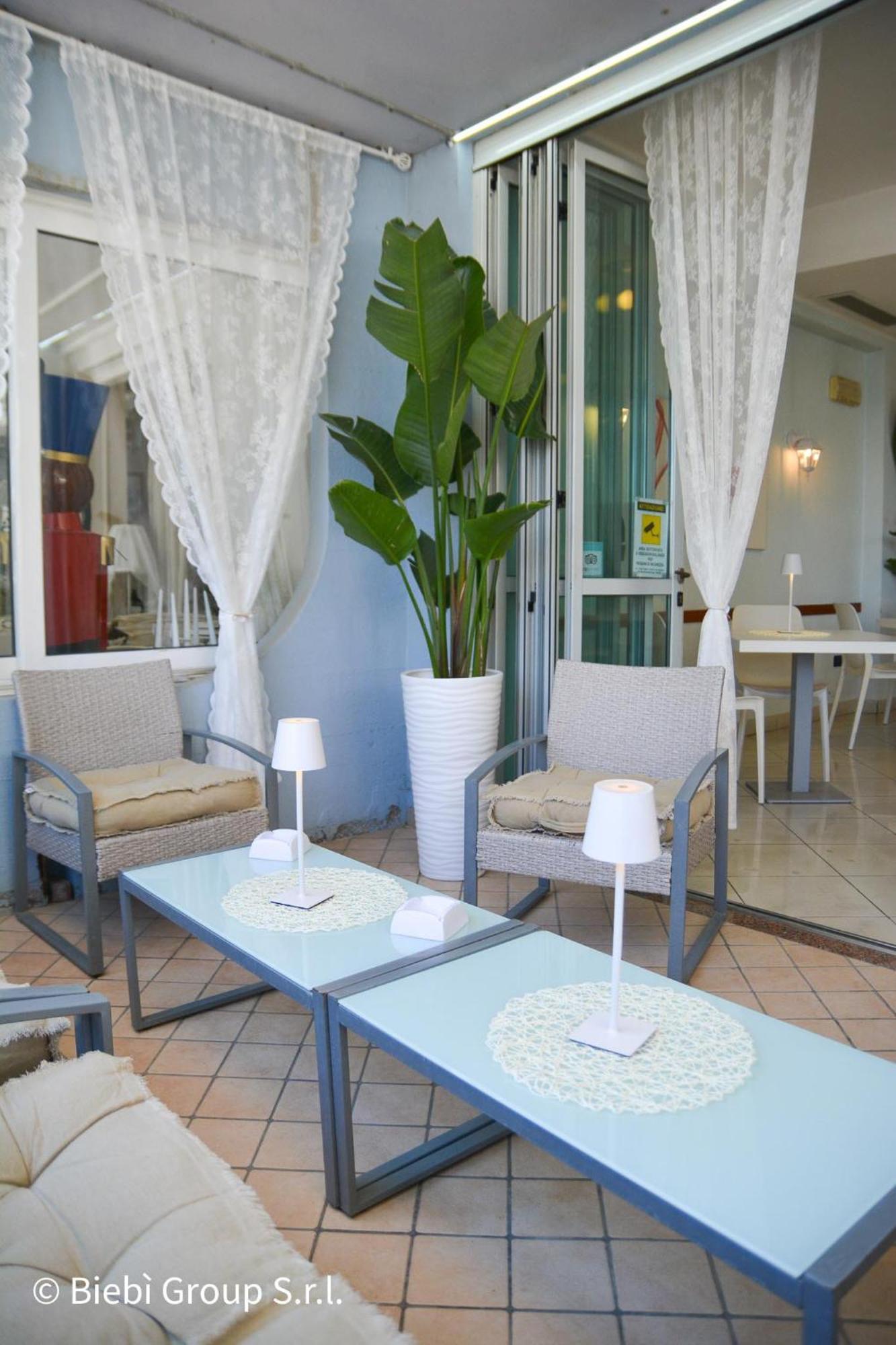 Hotel Giorg - Waterpark Included Rimini Bagian luar foto